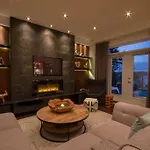 Luxury Halifax Waterfront Paradise -Pool, Hot Tub, Private Wharf, Boathouse, Backyard Oasis, Lookout